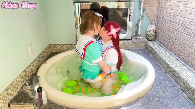 Mermaids in love ステージ衣装の下は競泳水着！そのままジャグジーにドボン！ サンプル